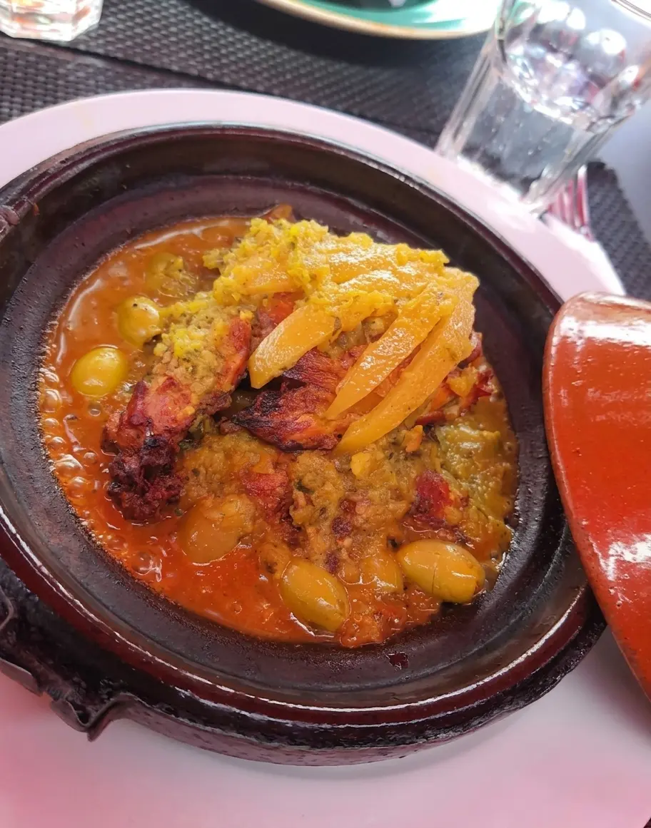 Tajine poulet citron confit olives Marrakech